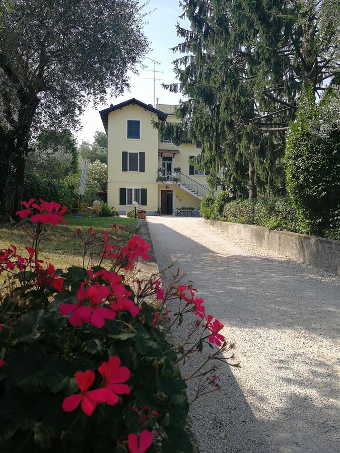 Appartamento Villa Margherita เดเซนซาโนเดลการ์ดา ภายนอก รูปภาพ