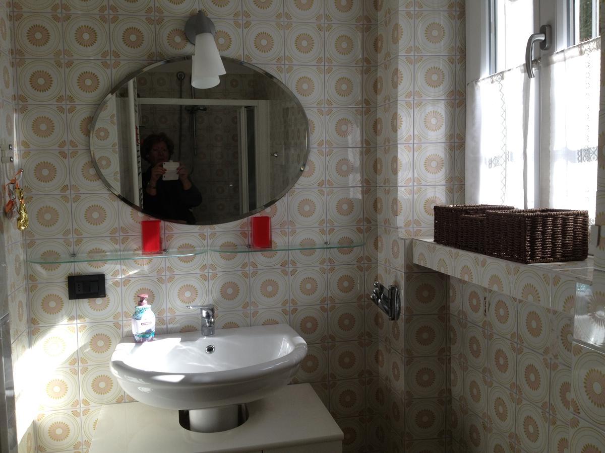 Appartamento Villa Margherita เดเซนซาโนเดลการ์ดา ภายนอก รูปภาพ